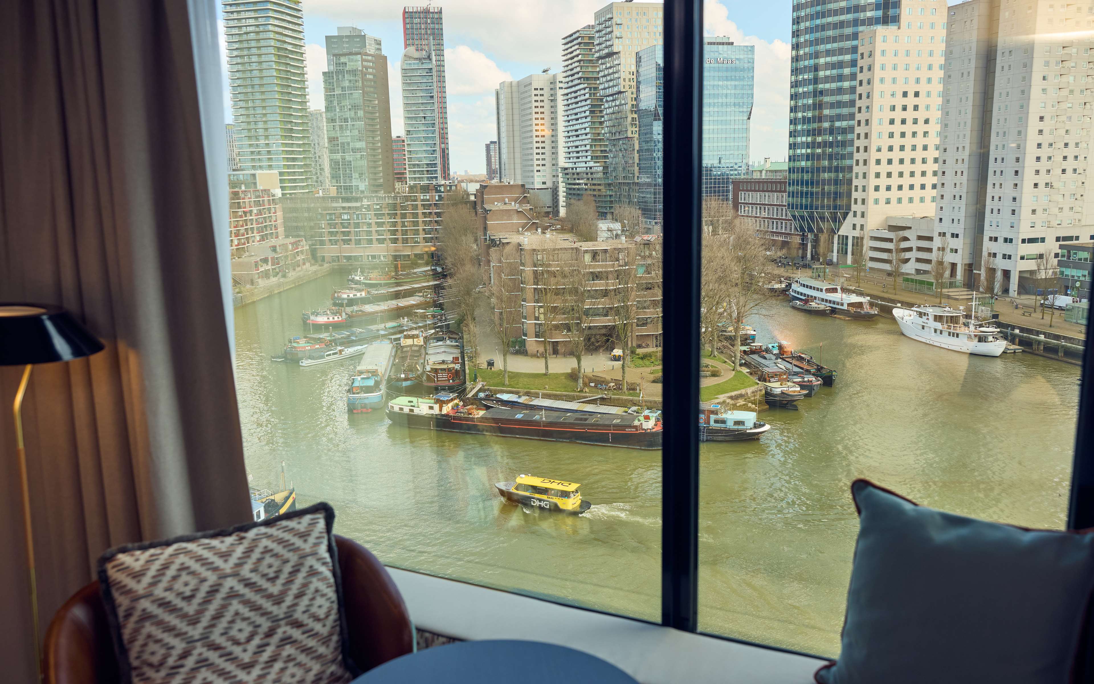 Haven Hotel Rotterdam, Curio Collection by Hilton Room Type - KG SUP SPA RM HARBOUR VIEW