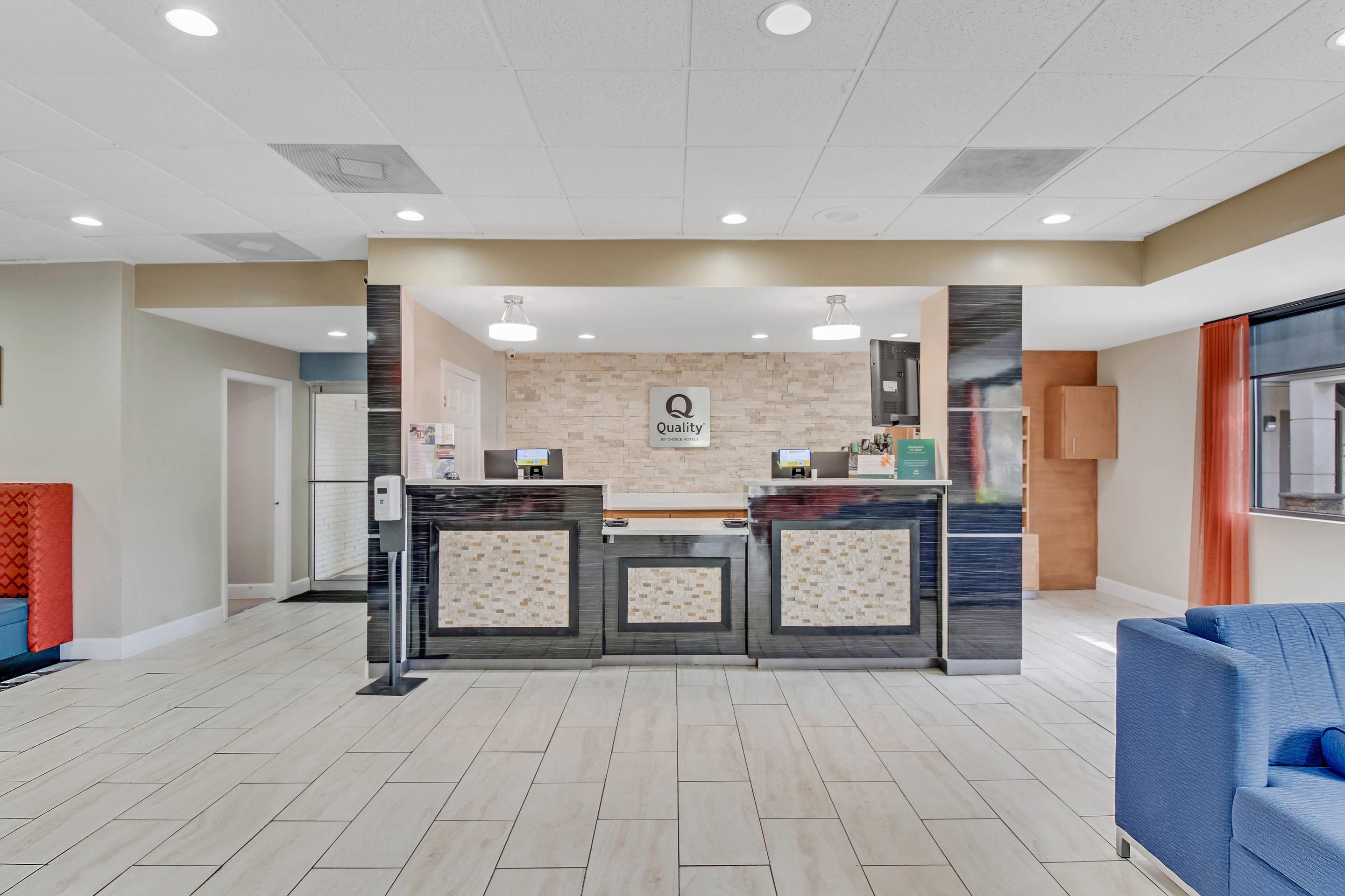 Hotel lobby | Quality Inn