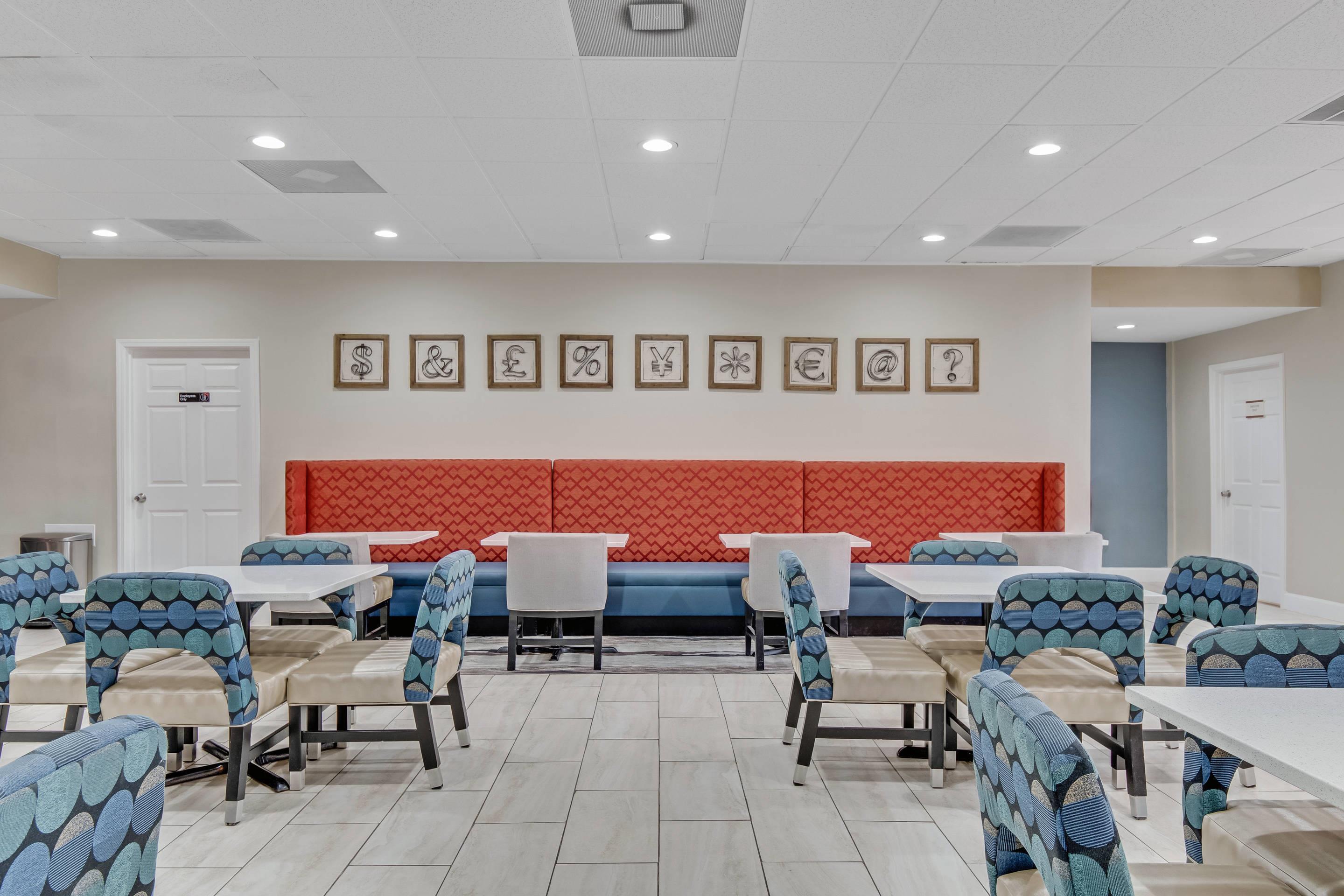 Breakfast area | Quality Inn