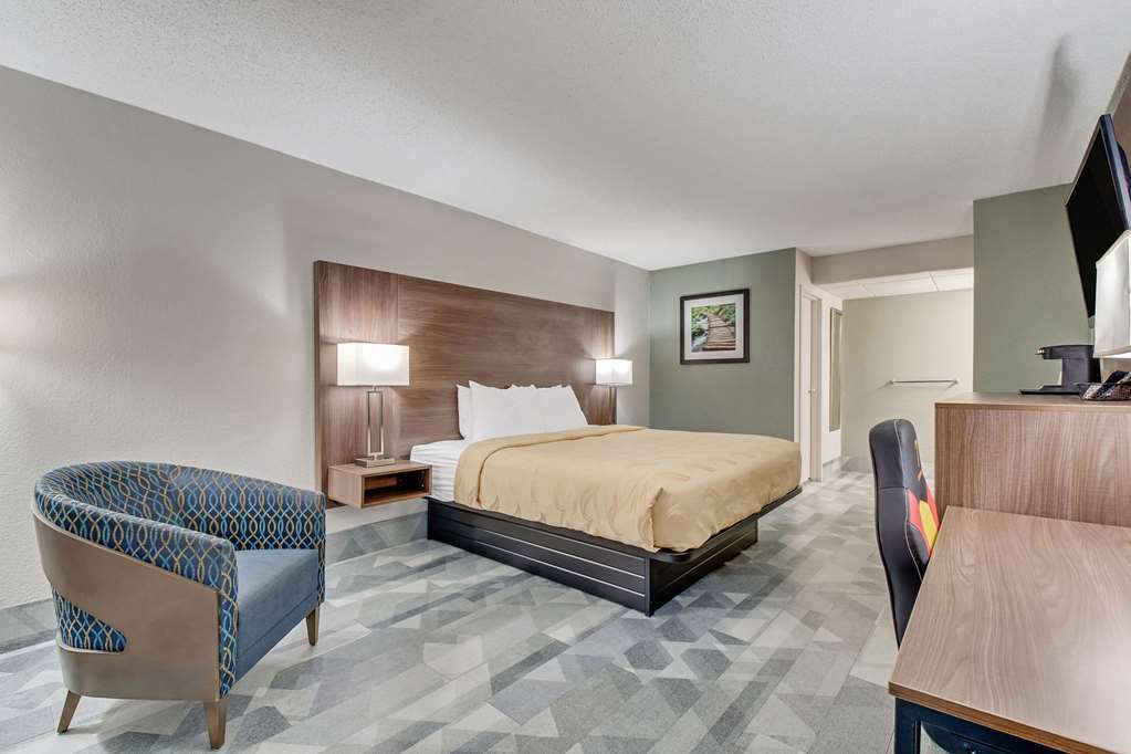 QUALITY INN DALTON EAST-guestroom-Guest Room,On-Site.jpg