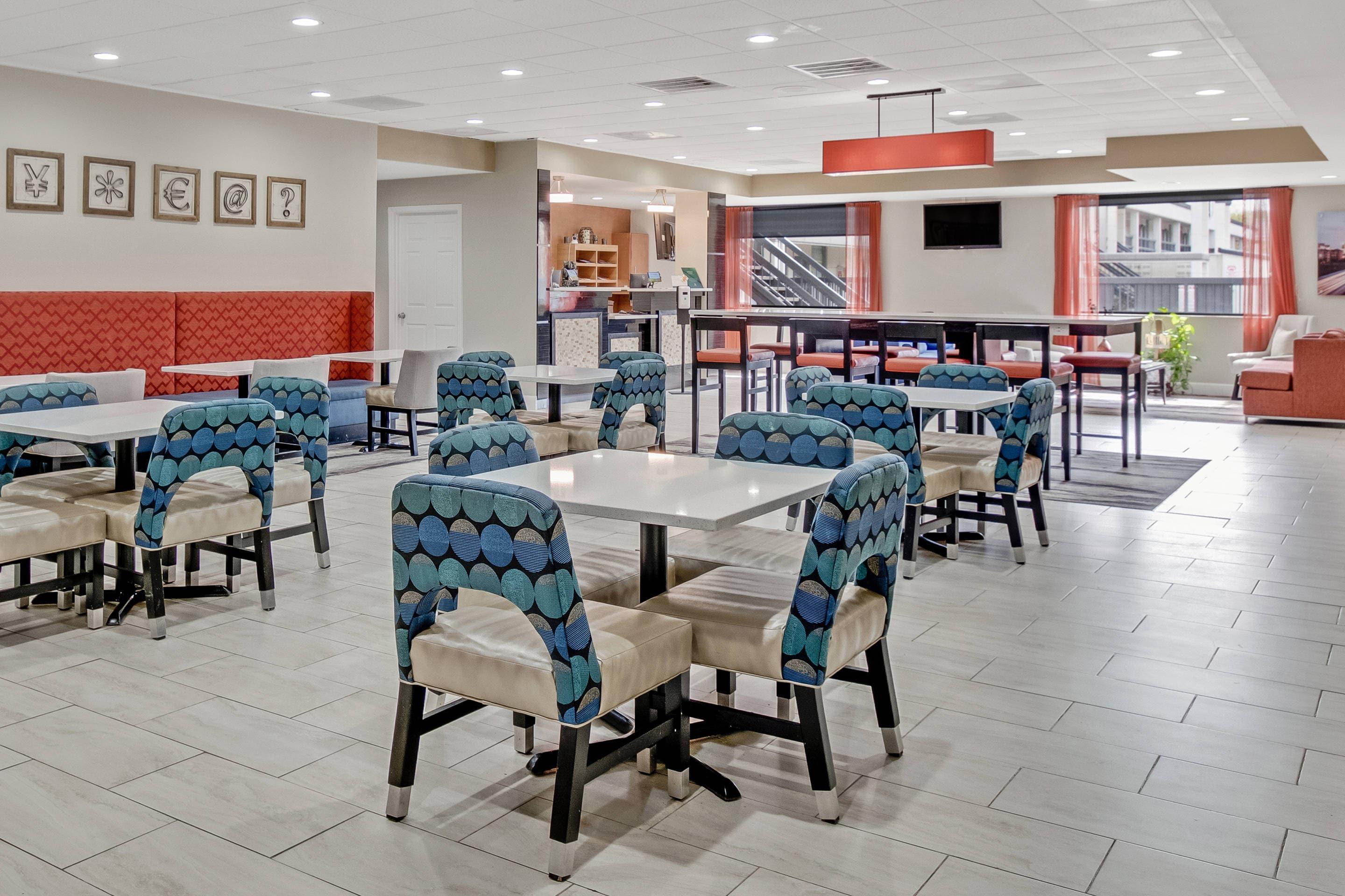 Breakfast area | Quality Inn