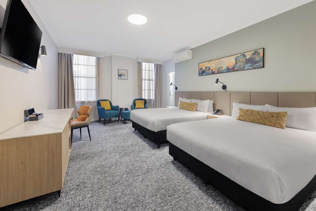 THE CHANCELLOR ON CURRIE-guestroom-Guest Room,On-Site.jpg