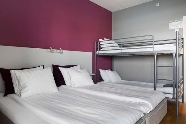 1 Double 1 Single Bunkbed, Non-Smoking, Family Room, Smart Tv, Work Desk, Wi-Fi, Full Breakfast