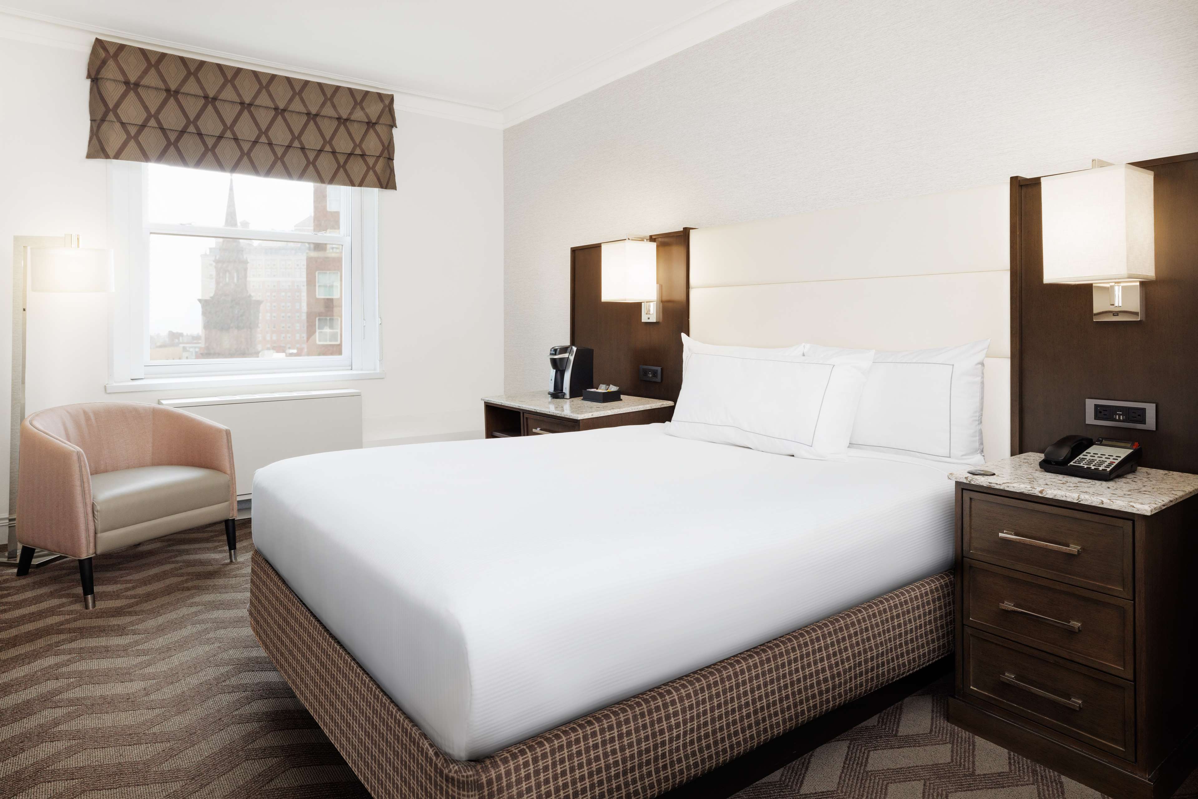 Hilton Boston Park Plaza Room Type - 1 QUEEN BED GUESTROOM