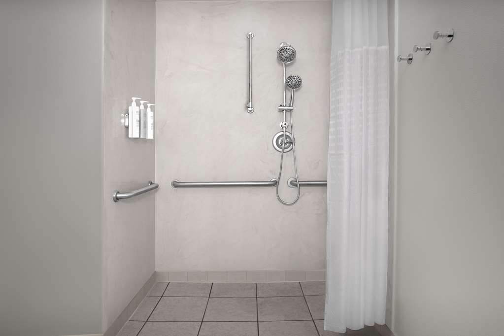 SPARK SAN ANTONIO NW NEAR SIX FLAGS-guestroom-Guest Room,Bathroom,On-Site.jpg