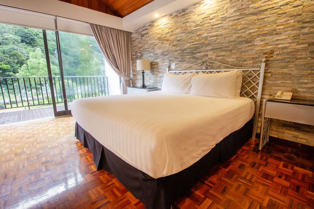 HOTEL BAMBITO BY FARANDA-guestroom-Guest Room,Suite,On-Site.jpg