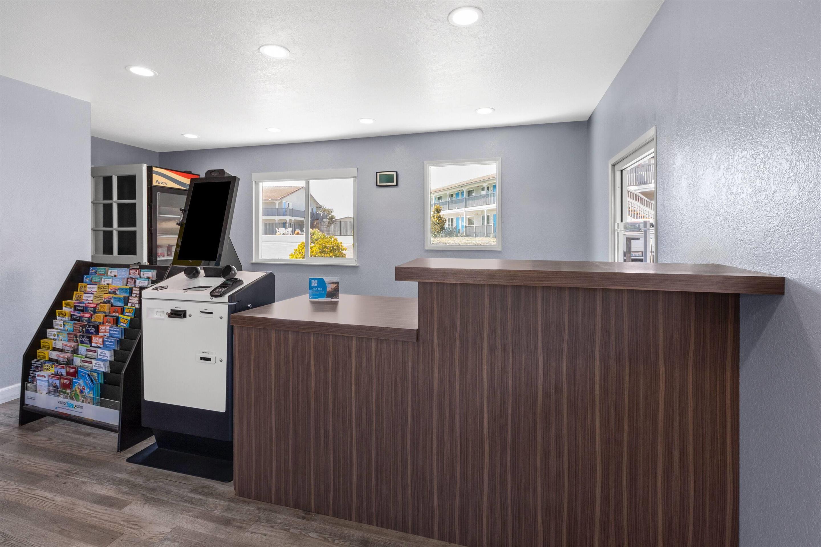 Reception | Days Inn by Wyndham Arroyo Grande/Pismo Beach