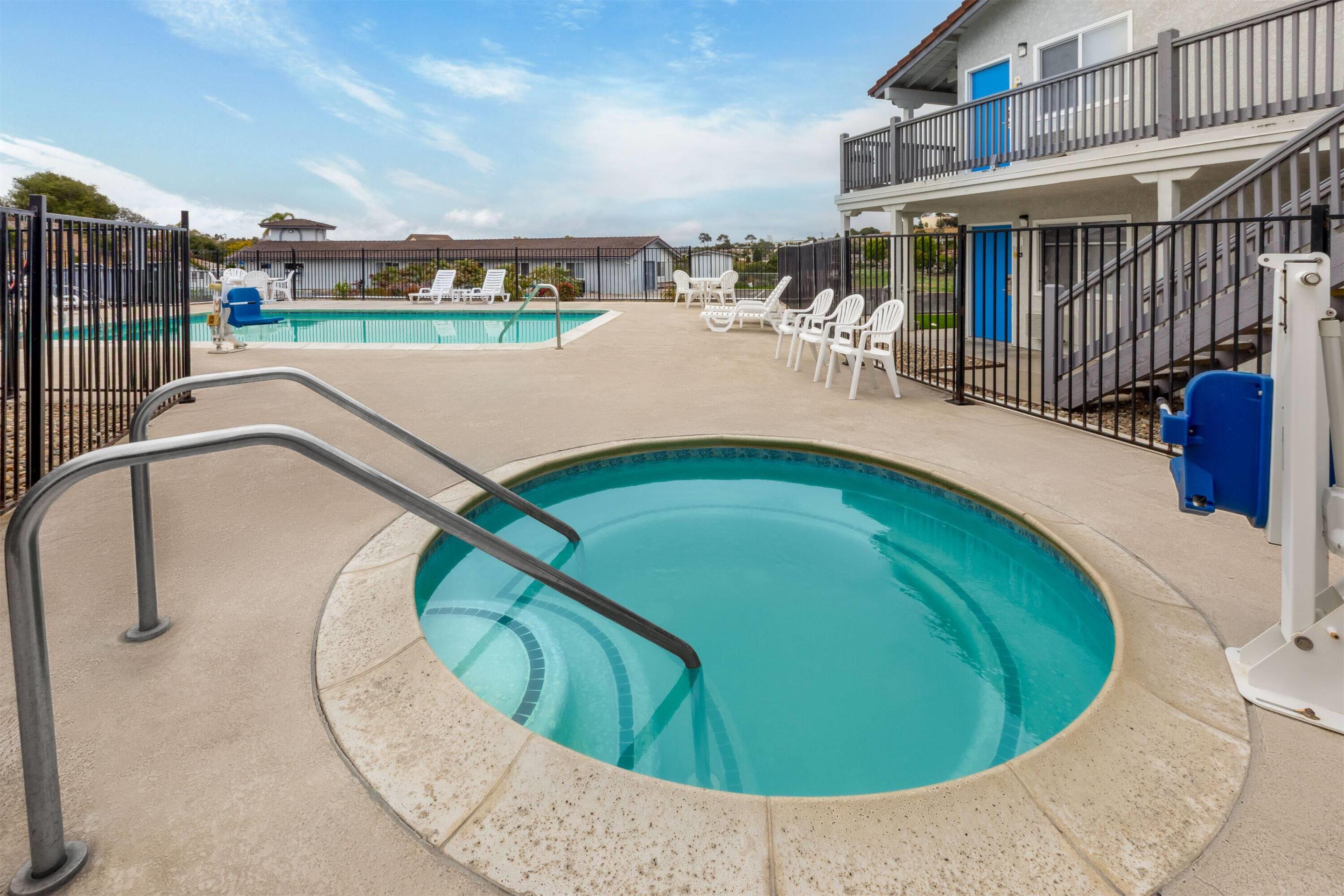 Pool | Days Inn by Wyndham Arroyo Grande/Pismo Beach