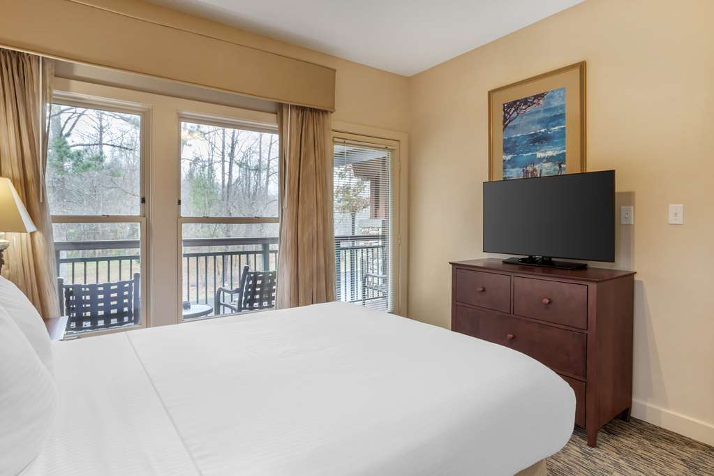 Hilton Vacation Club Bent Creek Golf Village Gatlinburg - Tap to explore photos