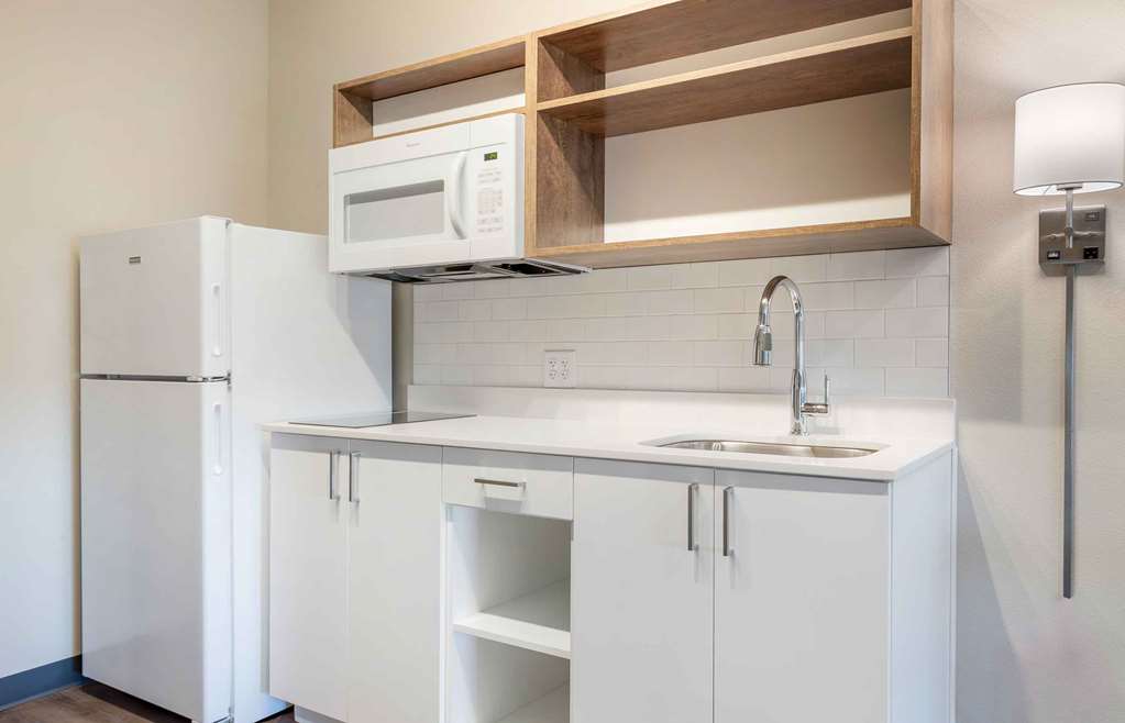 EXTENDED STAY AMERICA PREMIER-guestroom-Guest Room,Kitchen/Kitchenette,On-Site.jpg