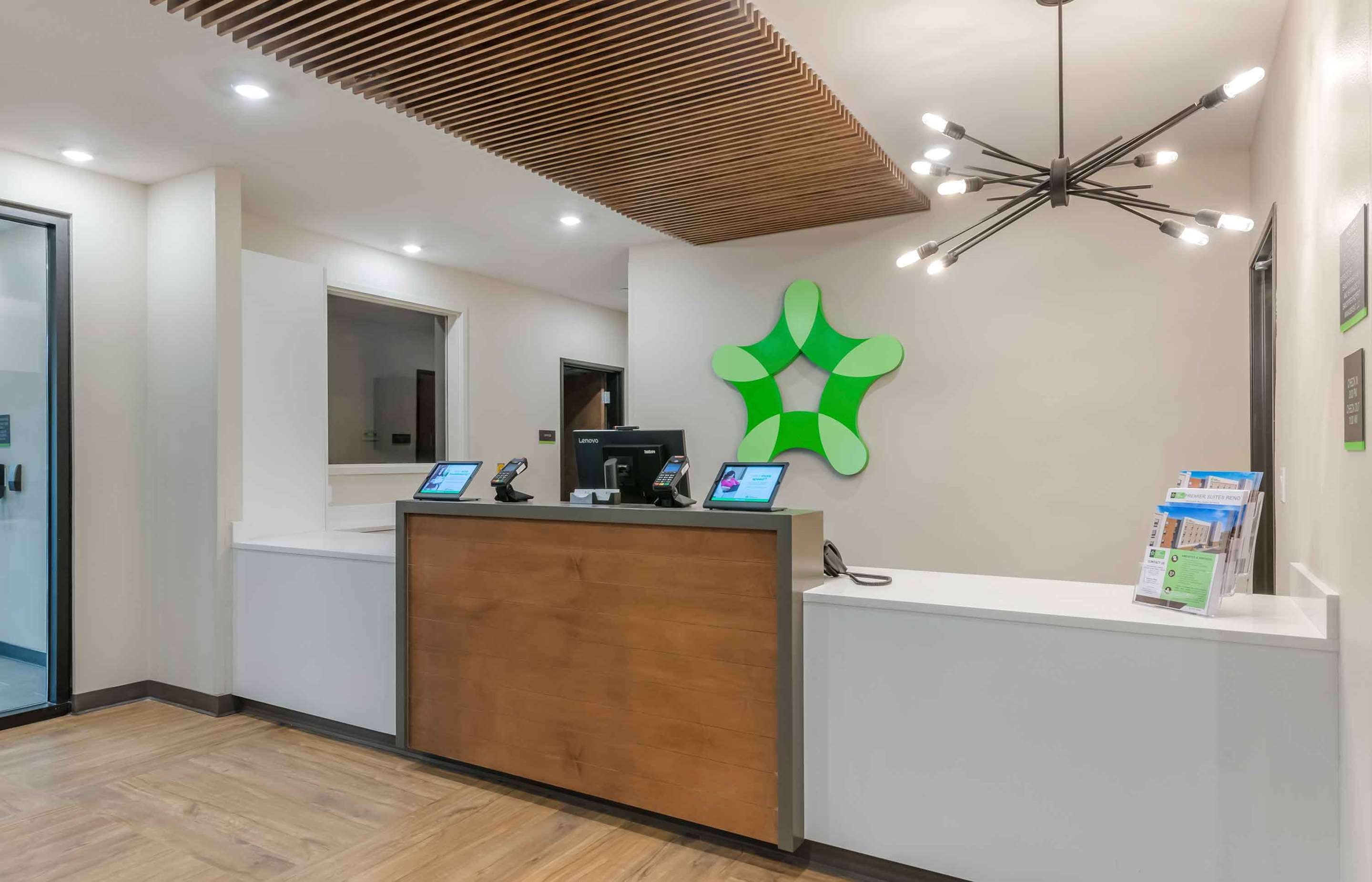 Lobby and Guest Check-in | Extended Stay America Premier Suites - Reno - Sparks