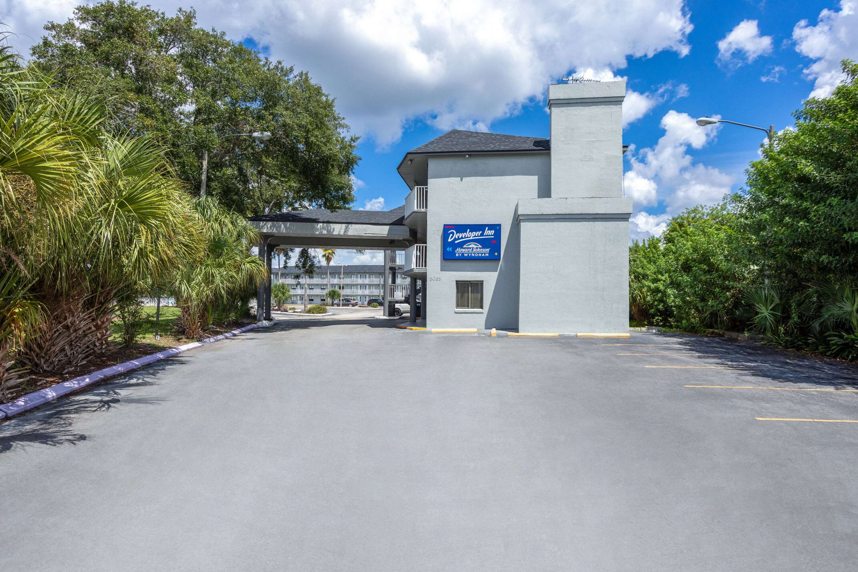 Exterior | Howard Johnson by Wyndham Orlando Lake Buena Vista South