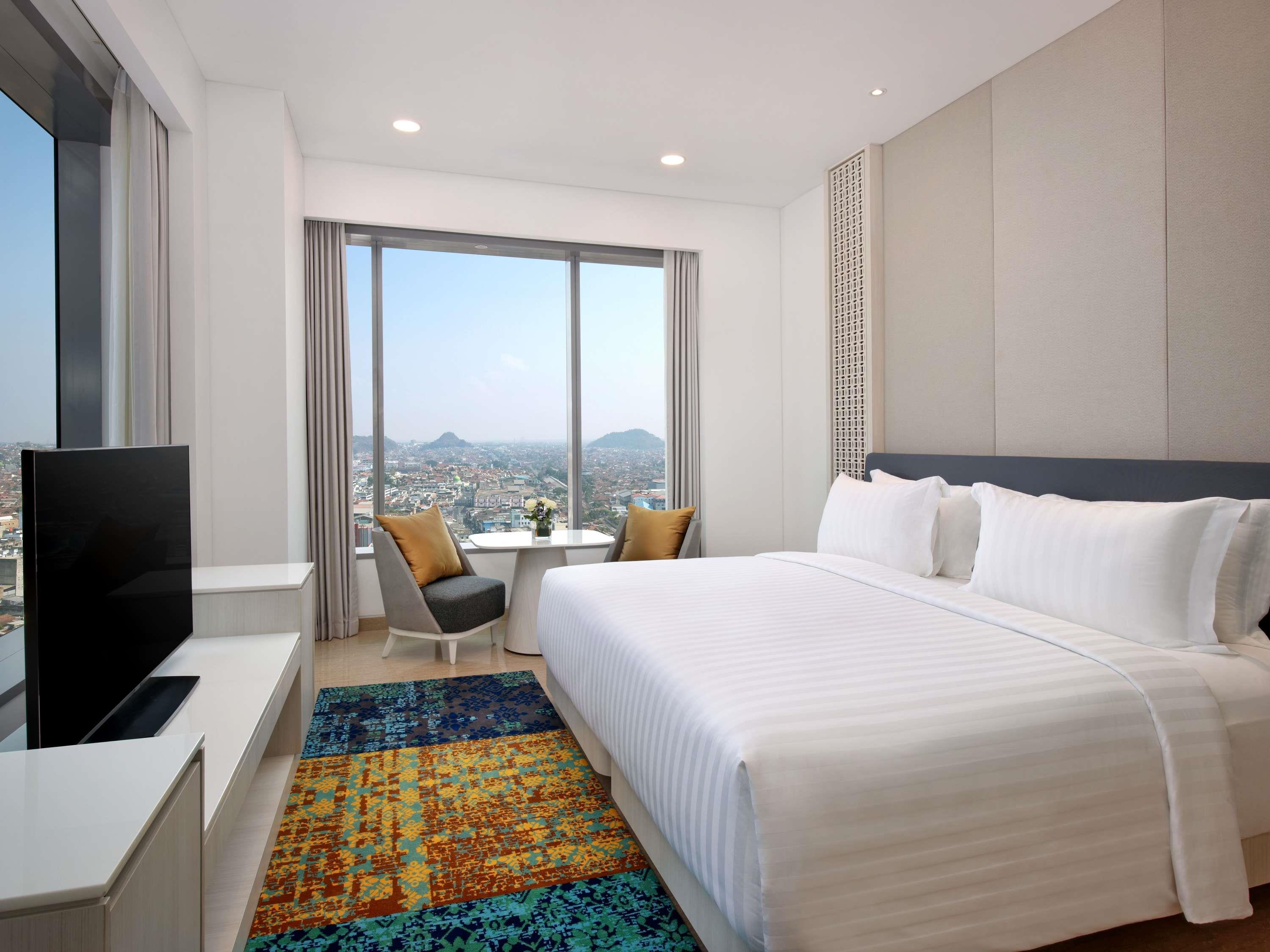 Grand Mercure Lampung Room Type - Premier View Room, 1 super king size bed Grand Mercure Lampung Room Type - Premier View Room, 1 super king size bed