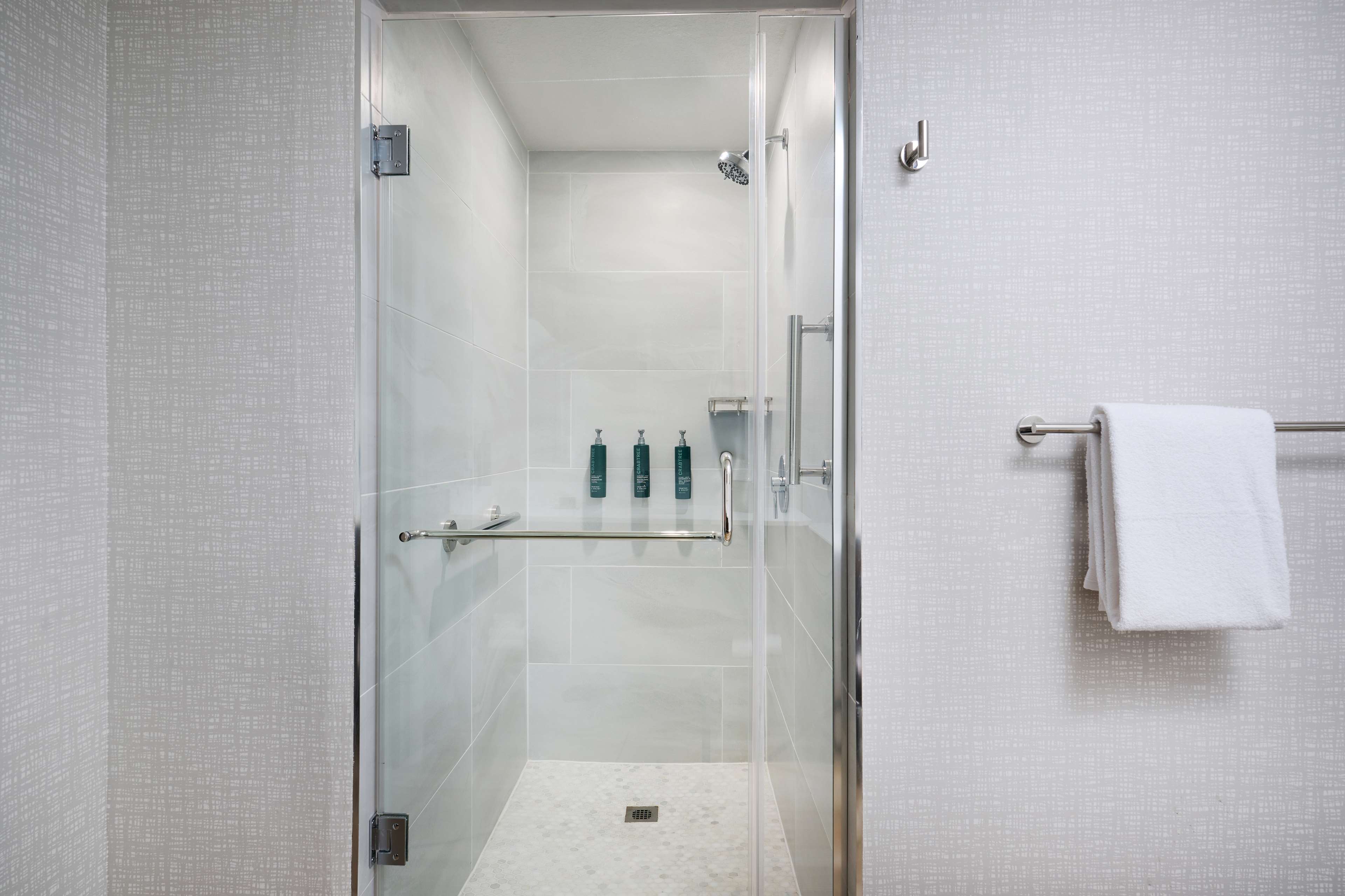 DoubleTree by Hilton Chatsworth - Tap to explore photos