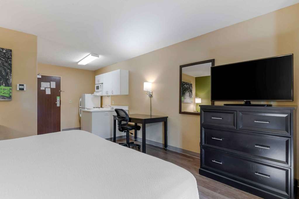 SUBURBAN STUDIOS MONTGOMERY EAST I--guestroom-Guest Room,On-Site.jpg