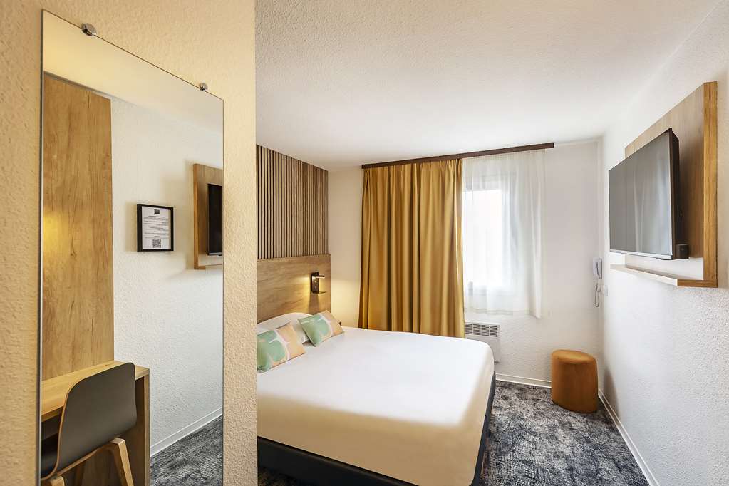 Ostal Pau Universite, Sure Hotel Collection by Best Western-guestroom-Guest Room,On-Site.jpg