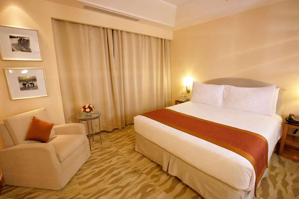 THE GRAND NEW DELHI-guestroom-Guest Room,Suite,On-Site.jpg