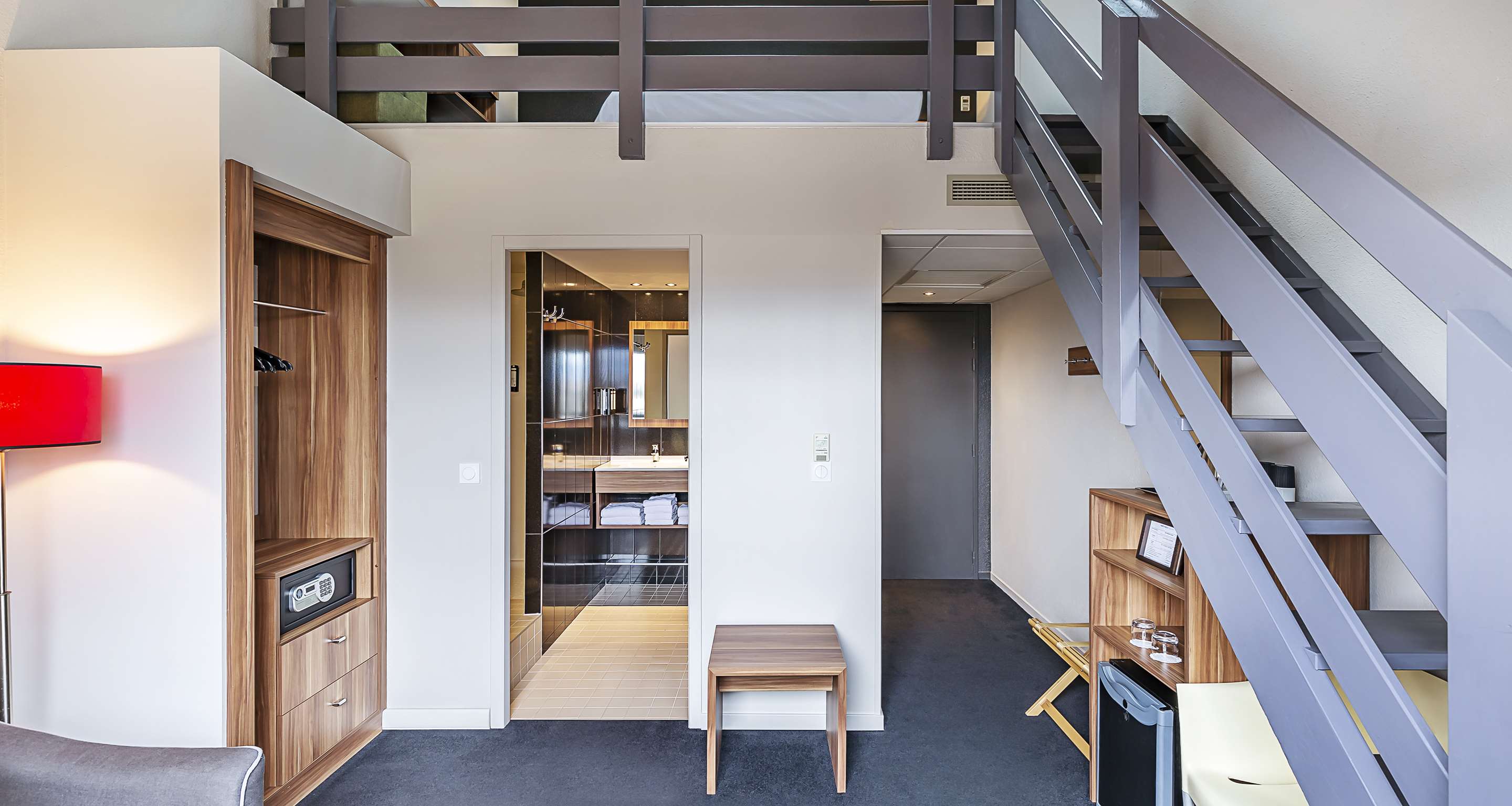 Best Western Hotel Atrium Valence Room Type - 1 Queen Bed, Non-Smoking, Superior Room, Mezzanine, Sofabed, Courtesy Tray Best Western Hotel Atrium Valence Room Type - 1 Queen Bed, Non-Smoking, Superior Room, Mezzanine, Sofabed, Courtesy Tray