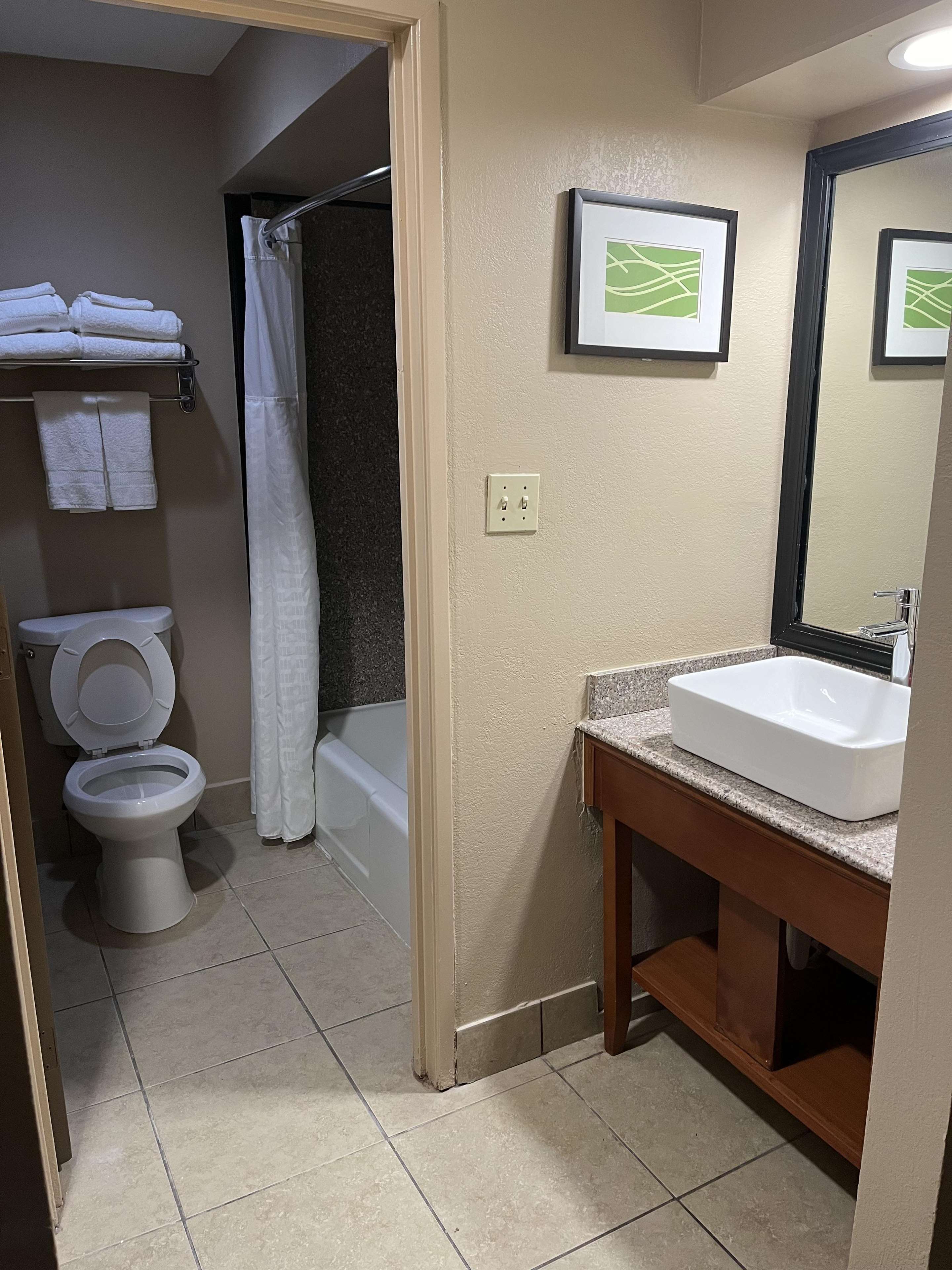 SureStay Plus by Best Western Mobile I-65 - Tap to explore photos