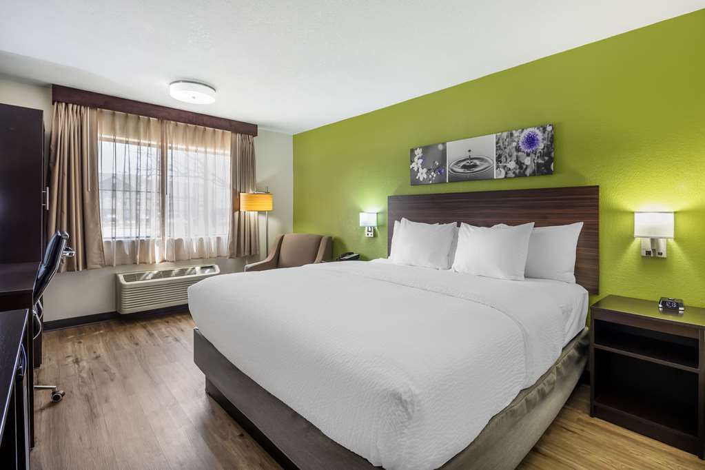 SLEEP INN AND SUITES SALINA I-135-guestroom-Guest Room,On-Site.jpg