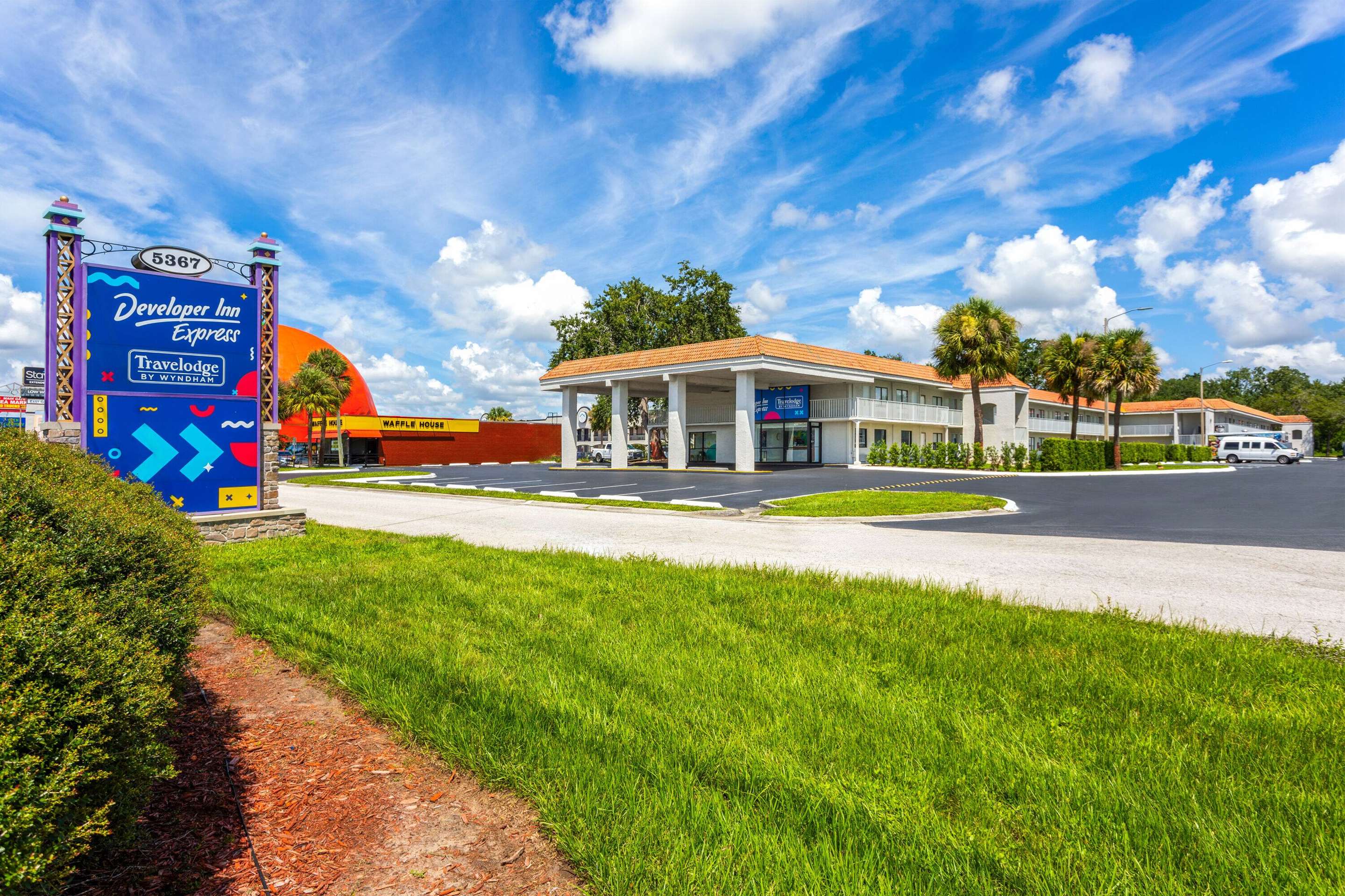 Exterior | Travelodge by Wyndham Orlando Lake Buena Vista South