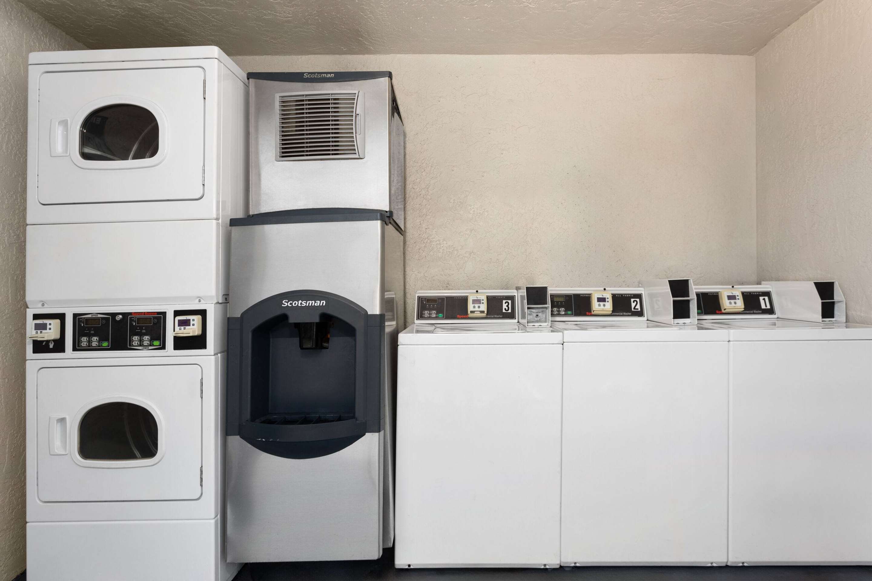 Laundry | Travelodge by Wyndham Orlando Lake Buena Vista South