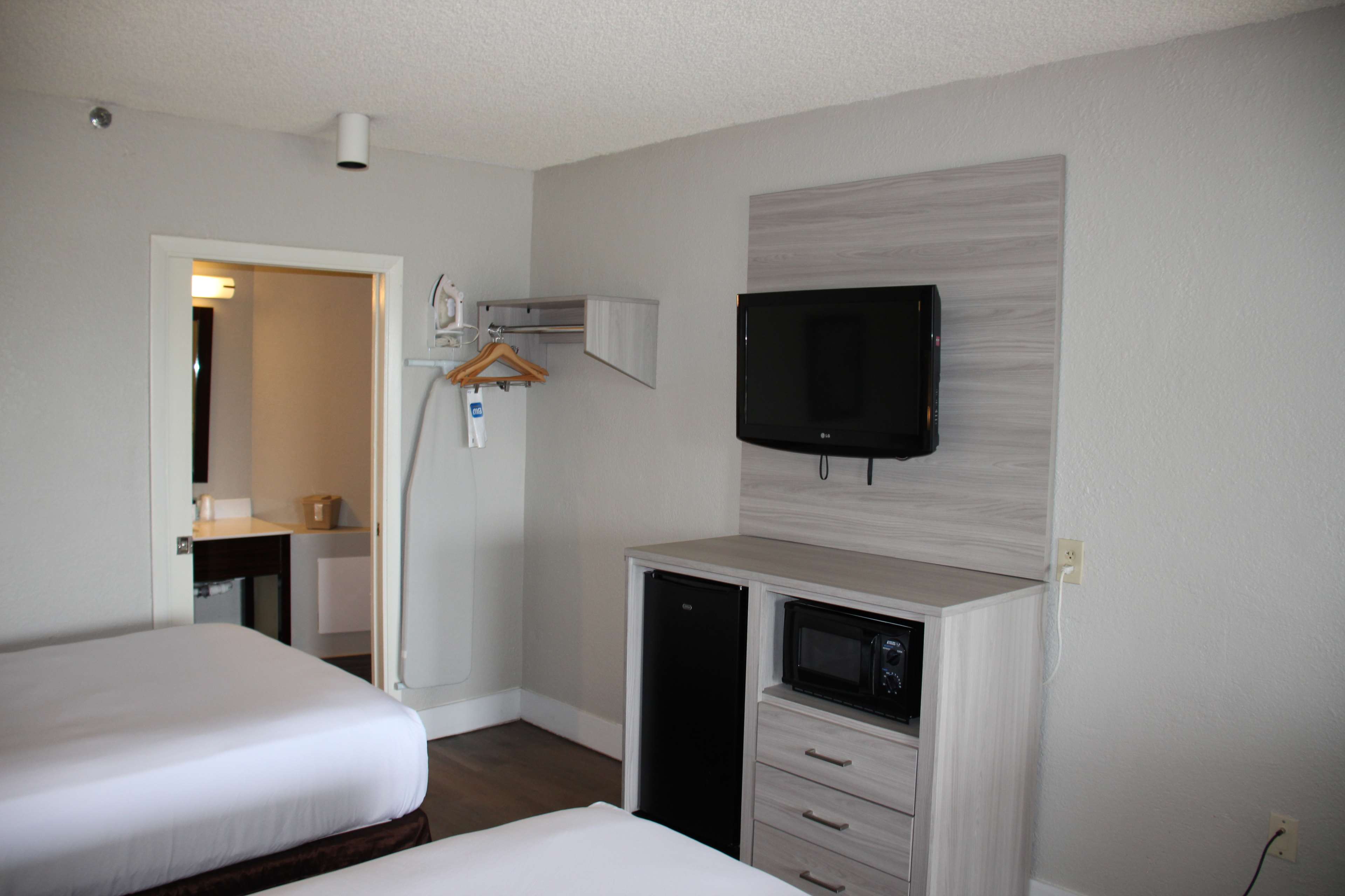 Boca Suites Deerfield Beach, SureStay Collection by BW - Tap to explore photos
