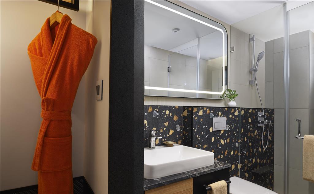 RONIL GOA-guestroom-Guest Room,Bathroom,On-Site.jpg