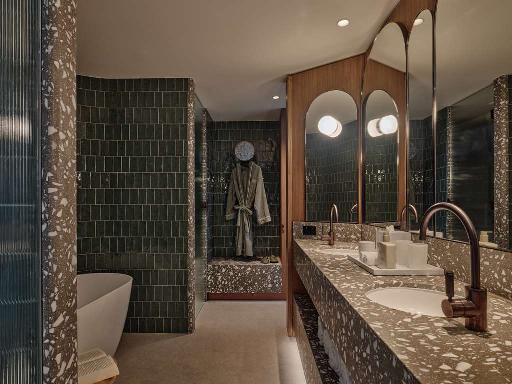 The Eve Hotel Sydney-guestroom-Guest Room,Bathroom,Suite,On-Site.jpg