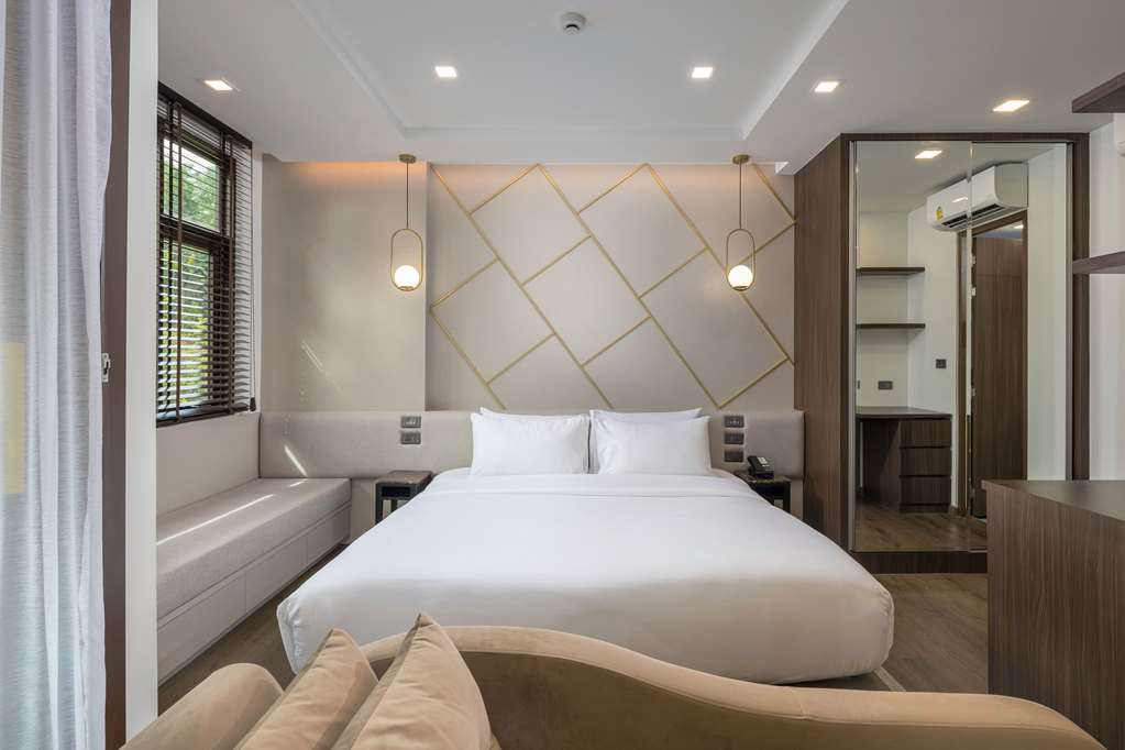 THE PROUD KARON BEACH PHUKET TRADEM-guestroom-Guest Room,On-Site.jpg