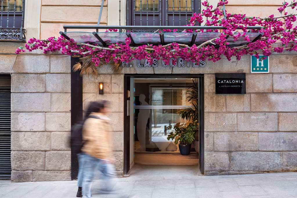 Catalonia Las Cortes Hotel