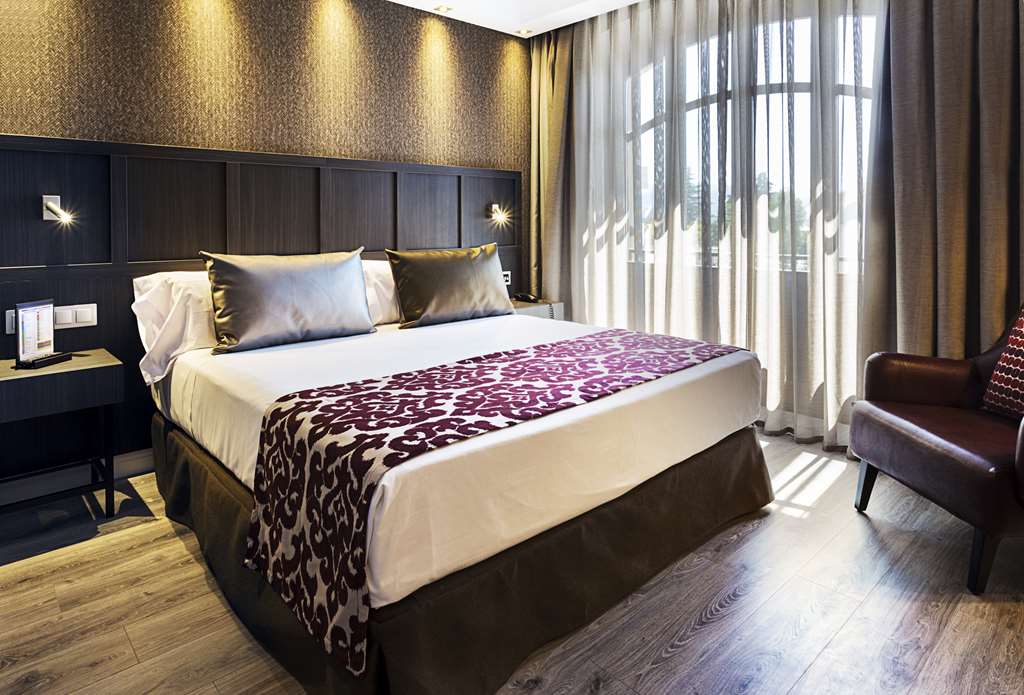 HOTEL CATALONIA RONDA-guestroom-Guest Room,On-Site.jpg