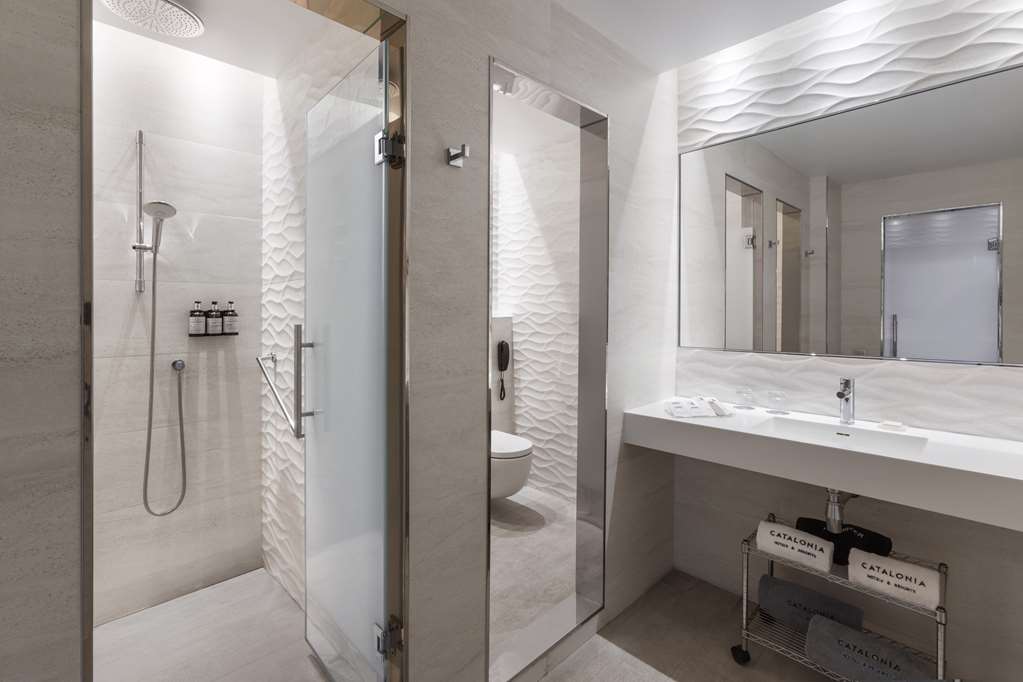HOTEL CATALONIA RONDA-guestroom-Guest Room,Bathroom,On-Site.jpg