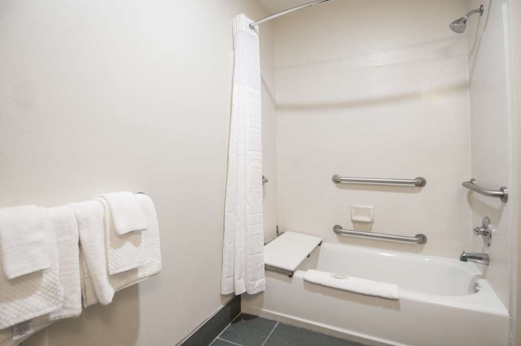 SLEEP INN AND SUITES TUSCALOOSA-guestroom-Guest Room,Bathroom,On-Site.jpg