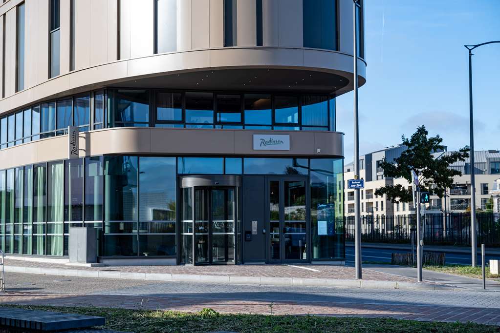 RADISSON HOTEL REIMS-guestroom-Guest Room,Suite,On-Site,Outdoor/Exterior,Exterior View of Building.jpg