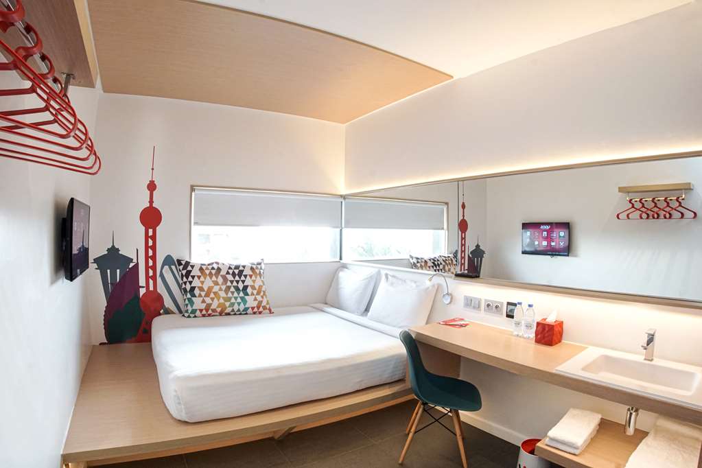 YAAS HOTEL DAKAR ALMADIES-guestroom-Guest Room,On-Site.jpg