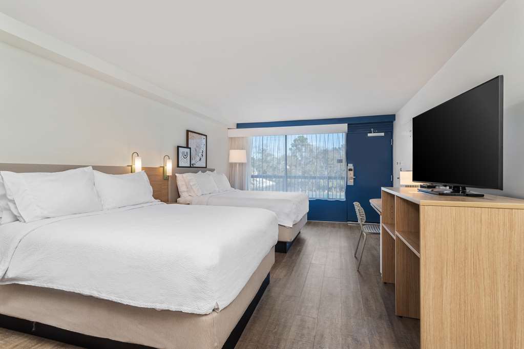 SPARK BY HILTON HILTON HEAD ISLAND-guestroom-Guest Room,On-Site.jpg