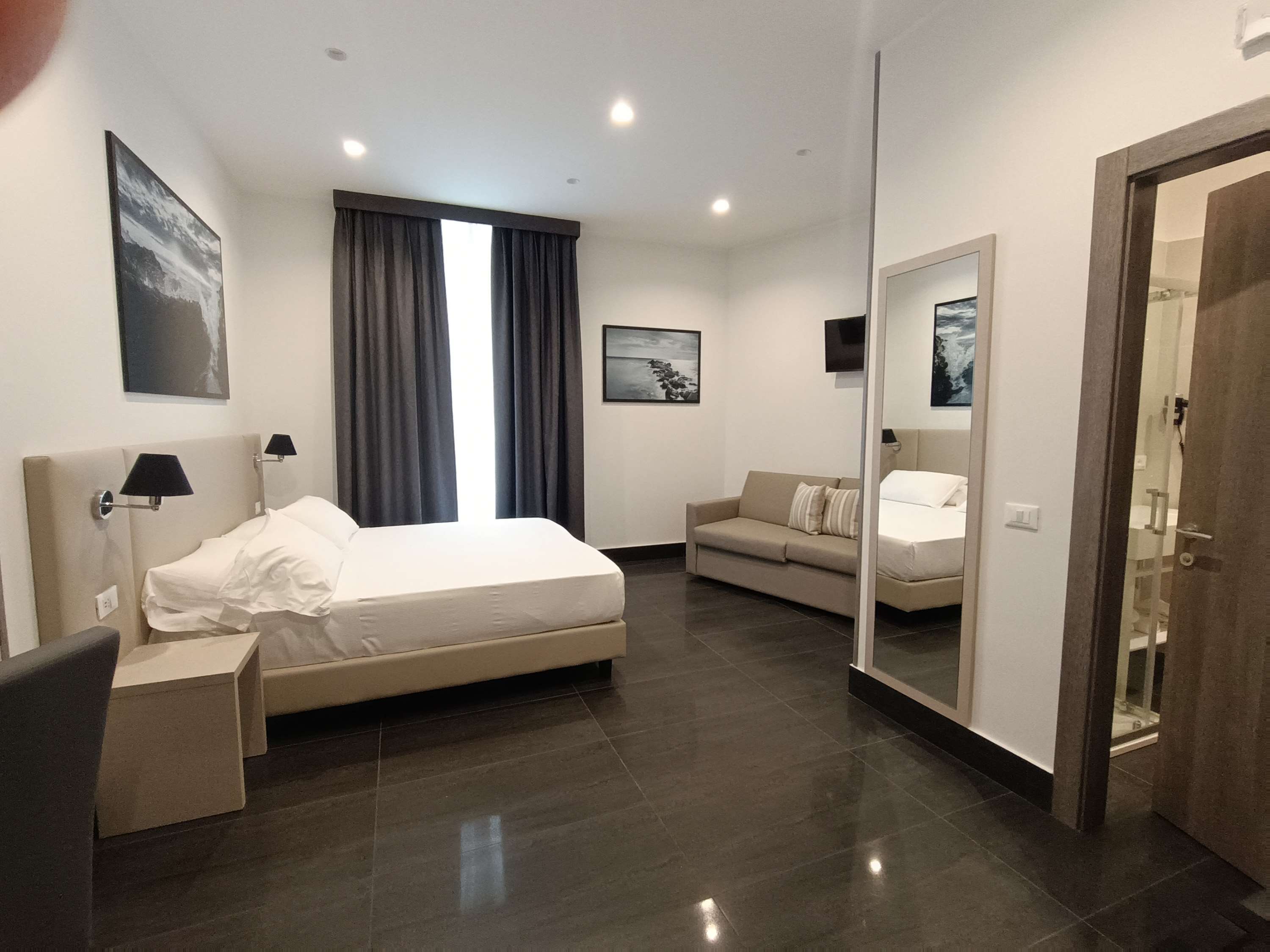 Best Western Hotel dei Mille Room Type - Superior Family Room with King Bed and Sofa Bed - Non-Smoking