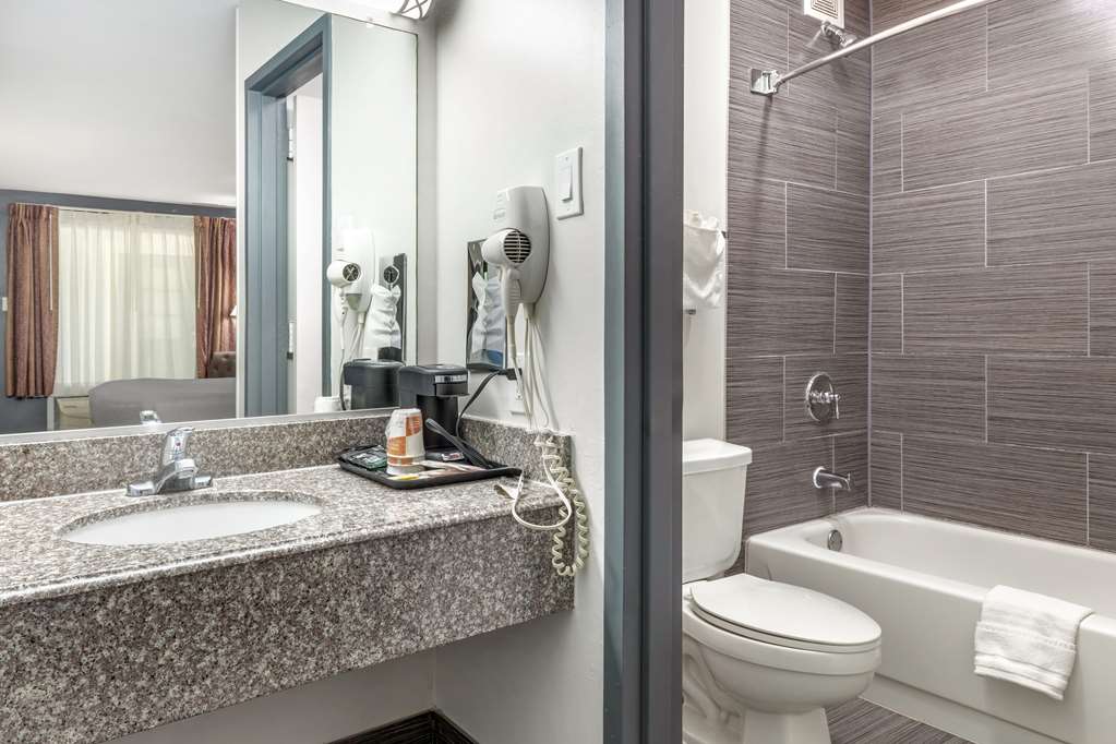 SUBURBAN STUDIOS GAINESVILLE-guestroom-Guest Room,Bathroom,On-Site.jpg