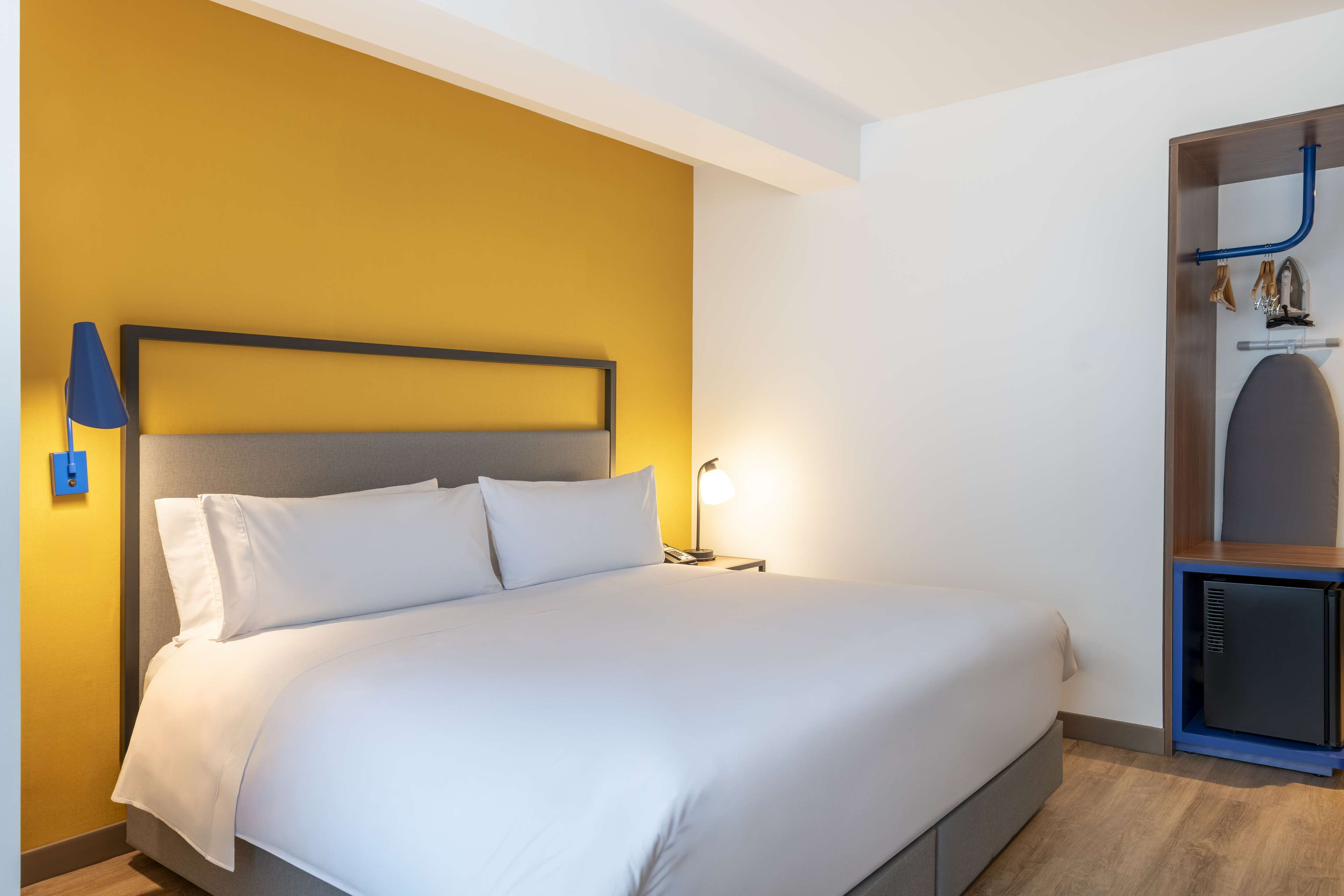 Tru by Hilton Cali Sur Room Type - 1 KING BED