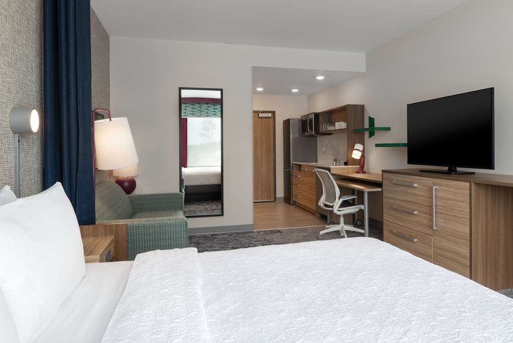 HOME2 SUITES BY HILTON SHEBOYGAN-guestroom-Guest Room,On-Site.jpg