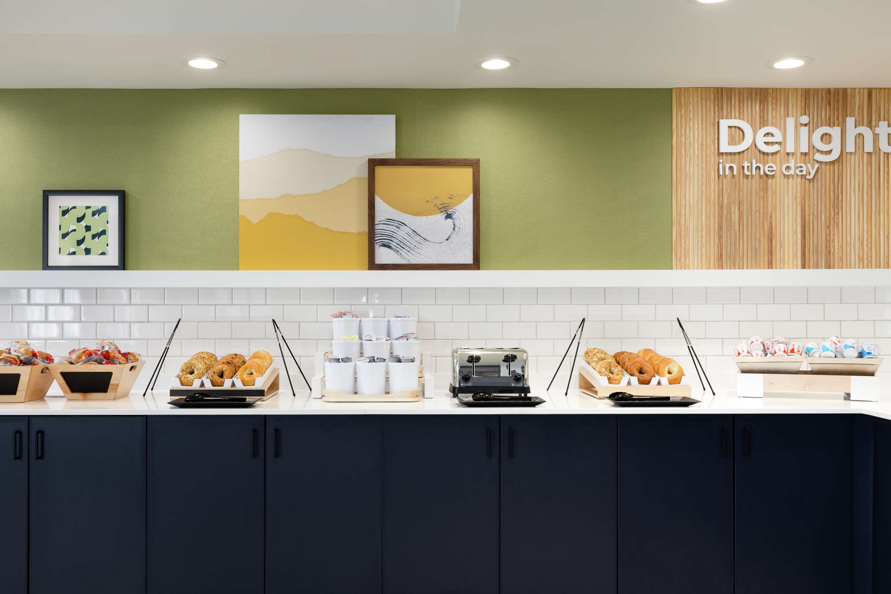 Breakfast Area | Spark by Hilton Germantown Washington DC North