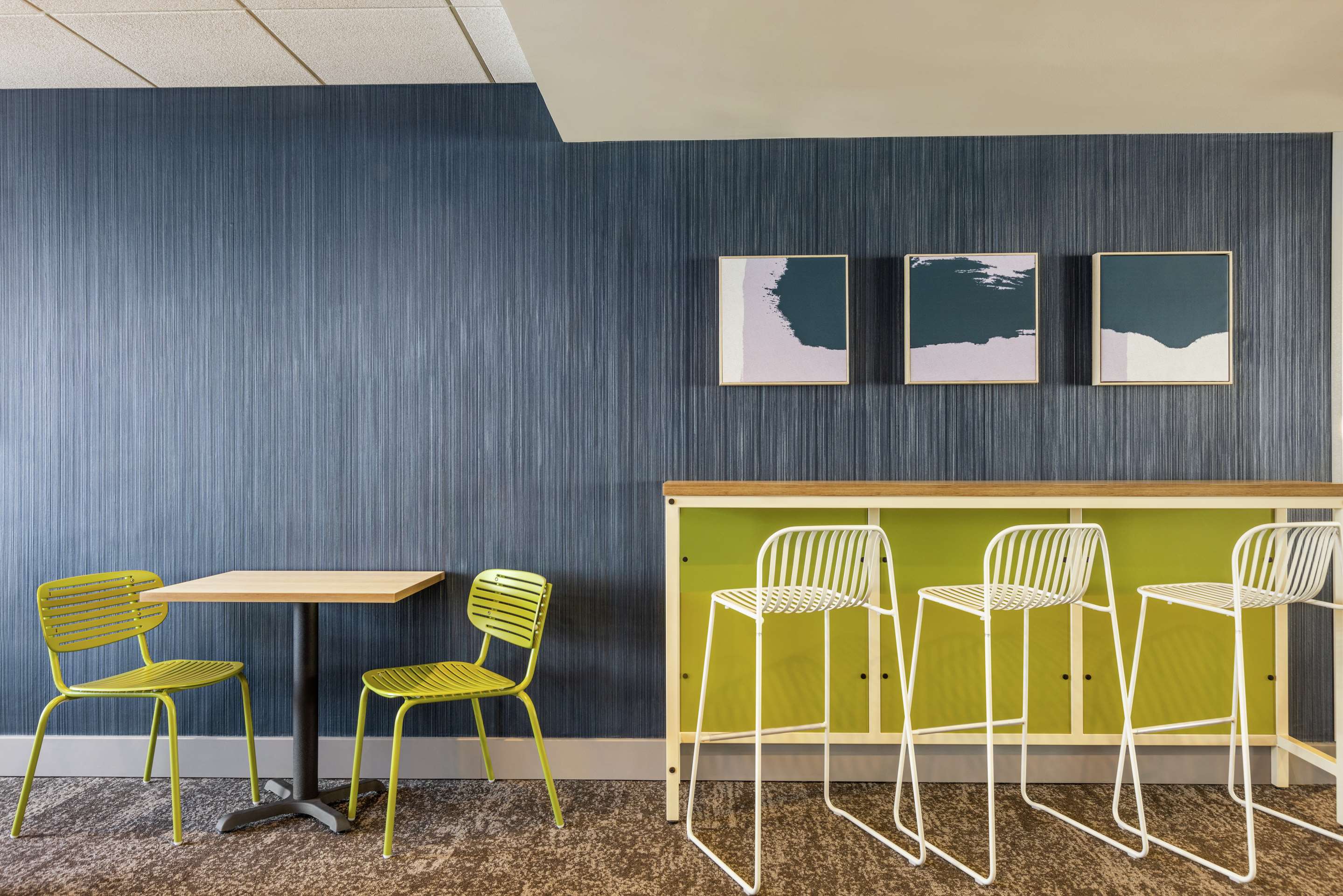 Breakfast Area | Spark by Hilton Germantown Washington DC North