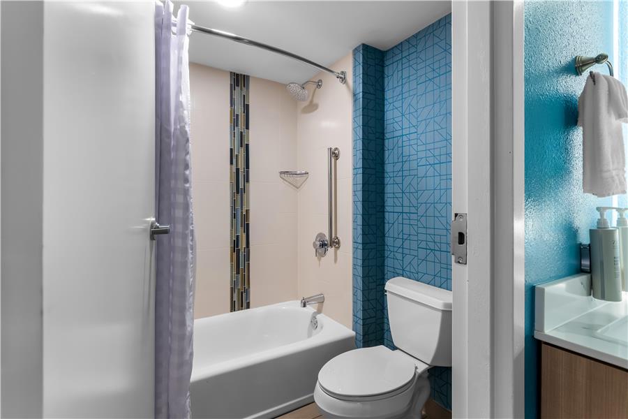 Guest Room,Bathroom,On-Site
