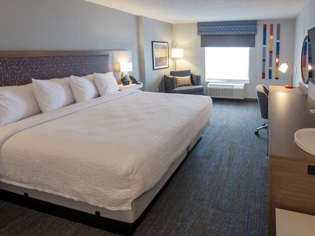 HAMPTON INN BY HILTON NORTON, VA-guestroom-Guest Room,On-Site.jpg
