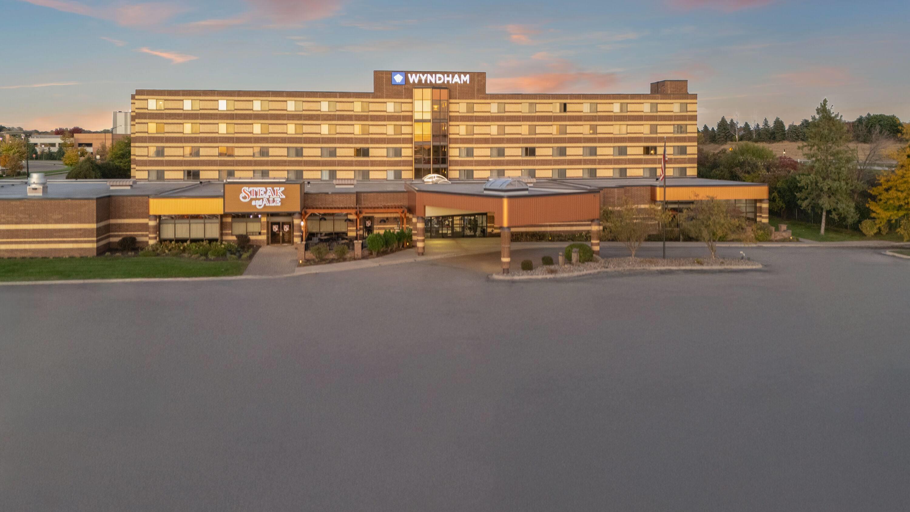 Exterior | Wyndham Minneapolis South/Burnsville