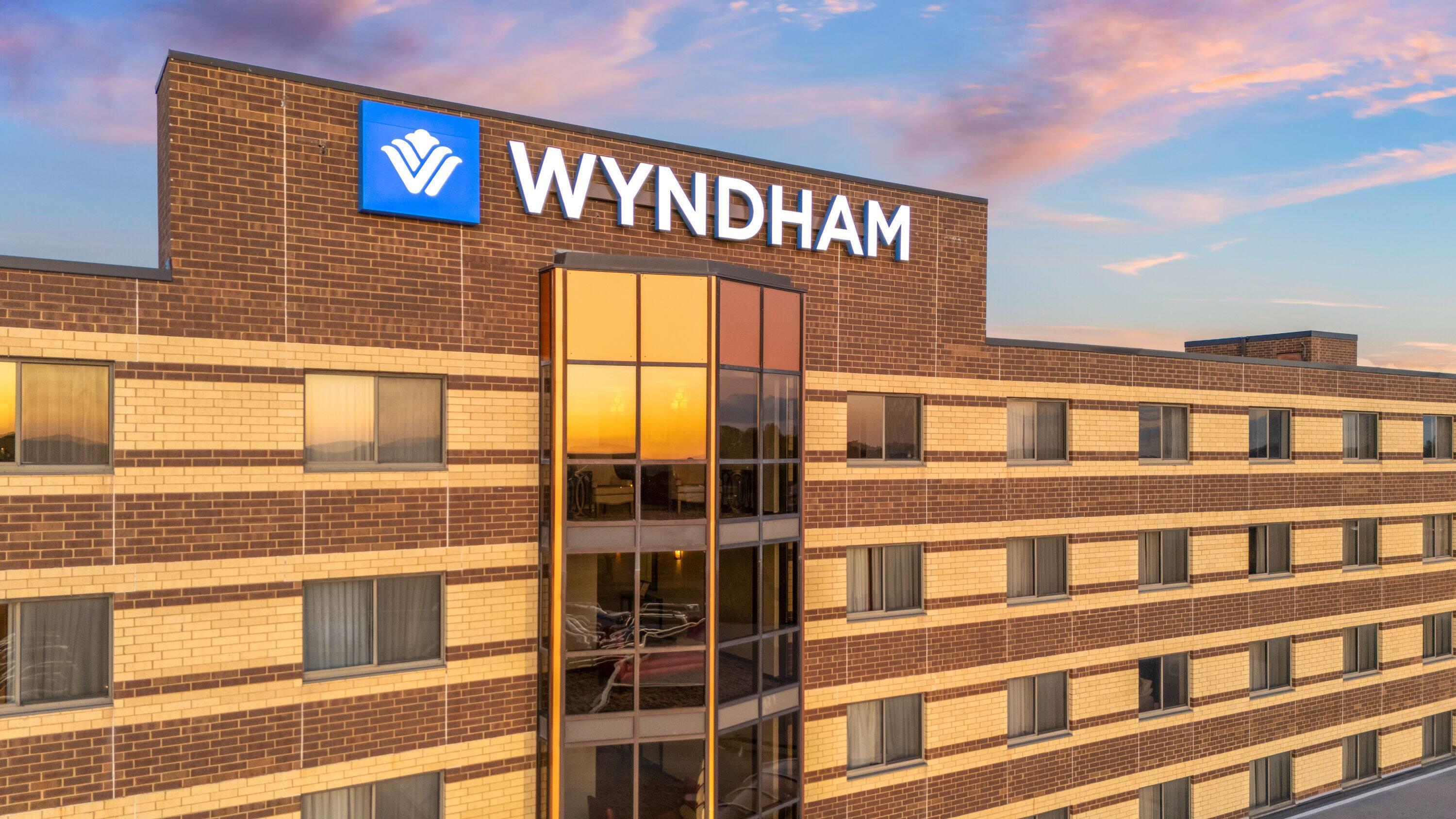 Exterior | Wyndham Minneapolis South/Burnsville