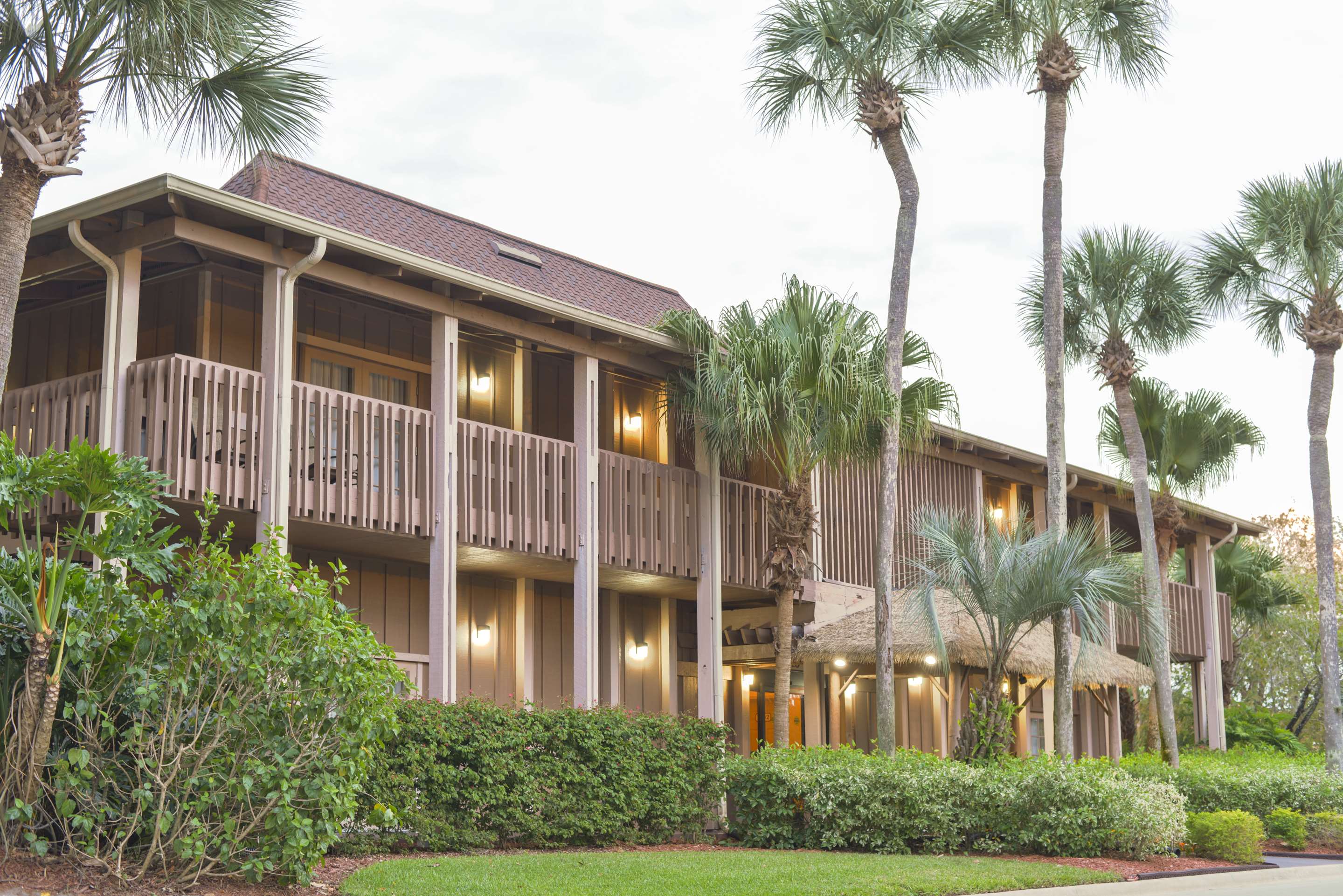 Exterior | Hilton Vacation Club Polynesian Isles Kissimmee