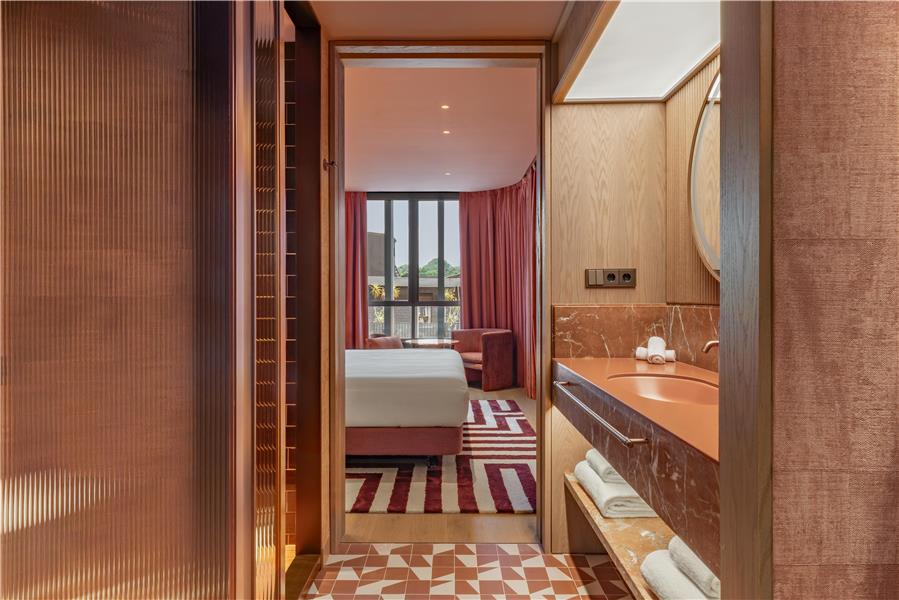 Guest Room,Bathroom,Bed,On-Site