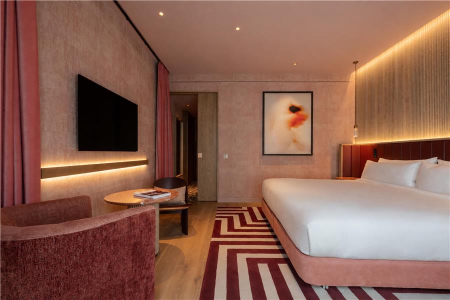 Guest Room,Bed,On-Site